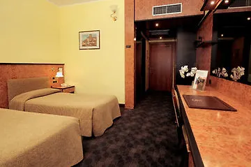 Hotel Le Moran Cusago 4*,